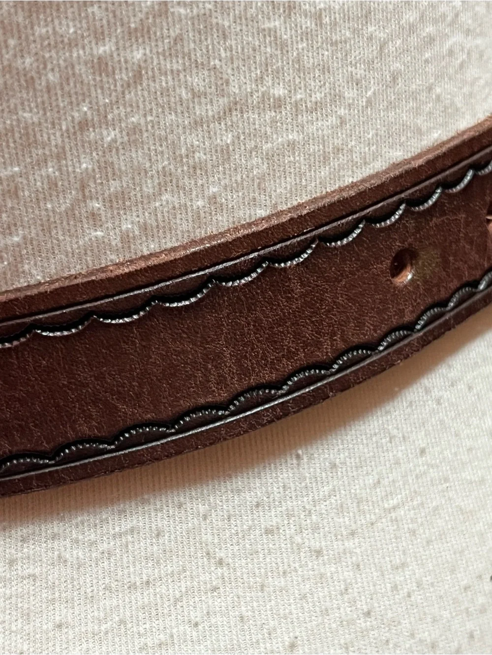 Vintage 1970s Tooled Brown Leather Belt – Scalloped Border & Floral Detail